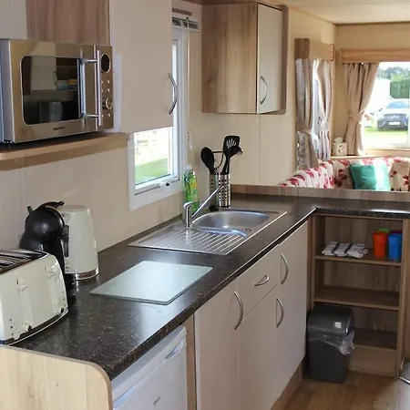 Norfolk Broads Caravan Sleeps 8 Belton with Browston Exterior photo