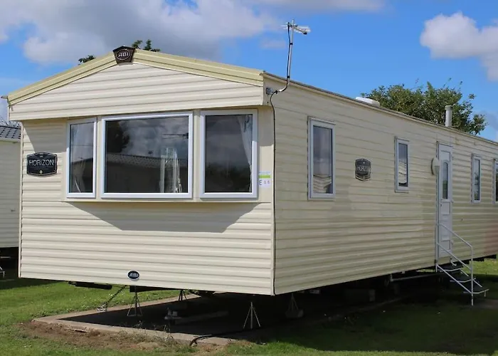 Norfolk Broads Caravan Sleeps 8