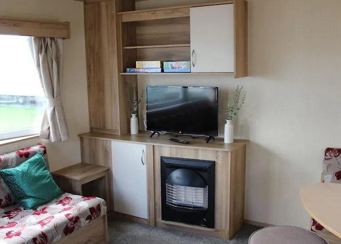 Norfolk Broads Caravan Sleeps 8