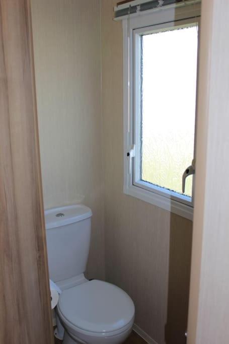Apartment Norfolk Broads Caravan Sleeps 8 Belton with Browston