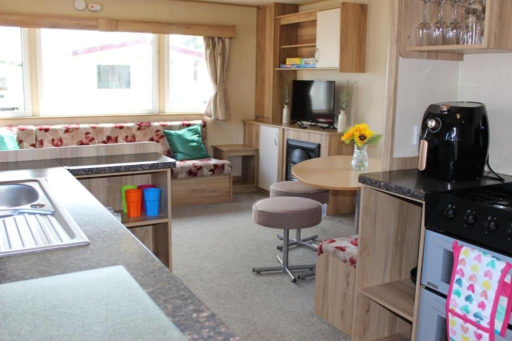Apartamento Norfolk Broads Caravan Sleeps 8 *